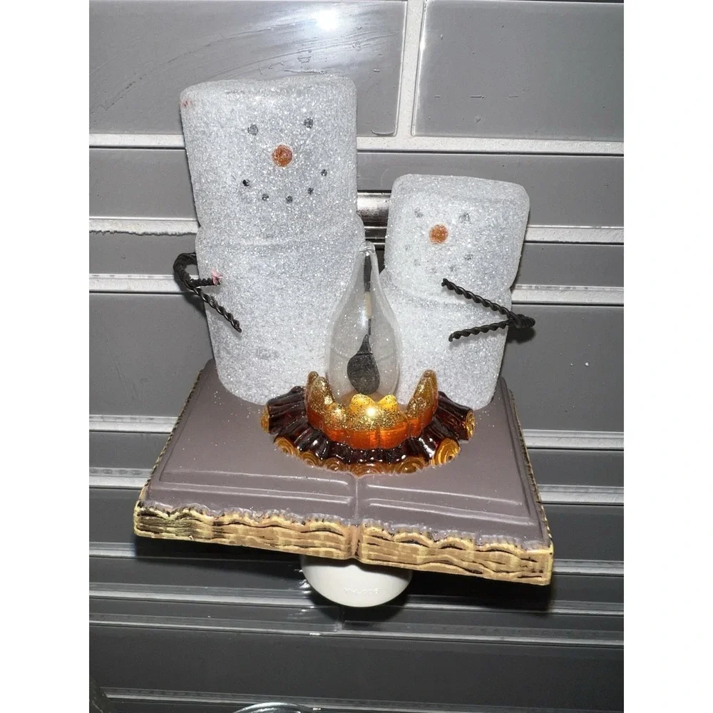 The‎ Original S'MORES Midwest Campfire Flickering Orange Light Nightlight, 5 in.